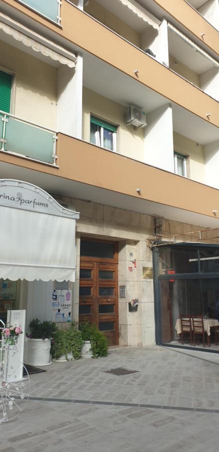 Appartement Regina Elena Al Mare à Pescara Extérieur photo