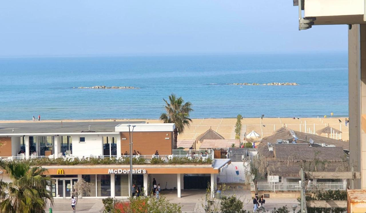 Appartement Regina Elena Al Mare à Pescara Extérieur photo